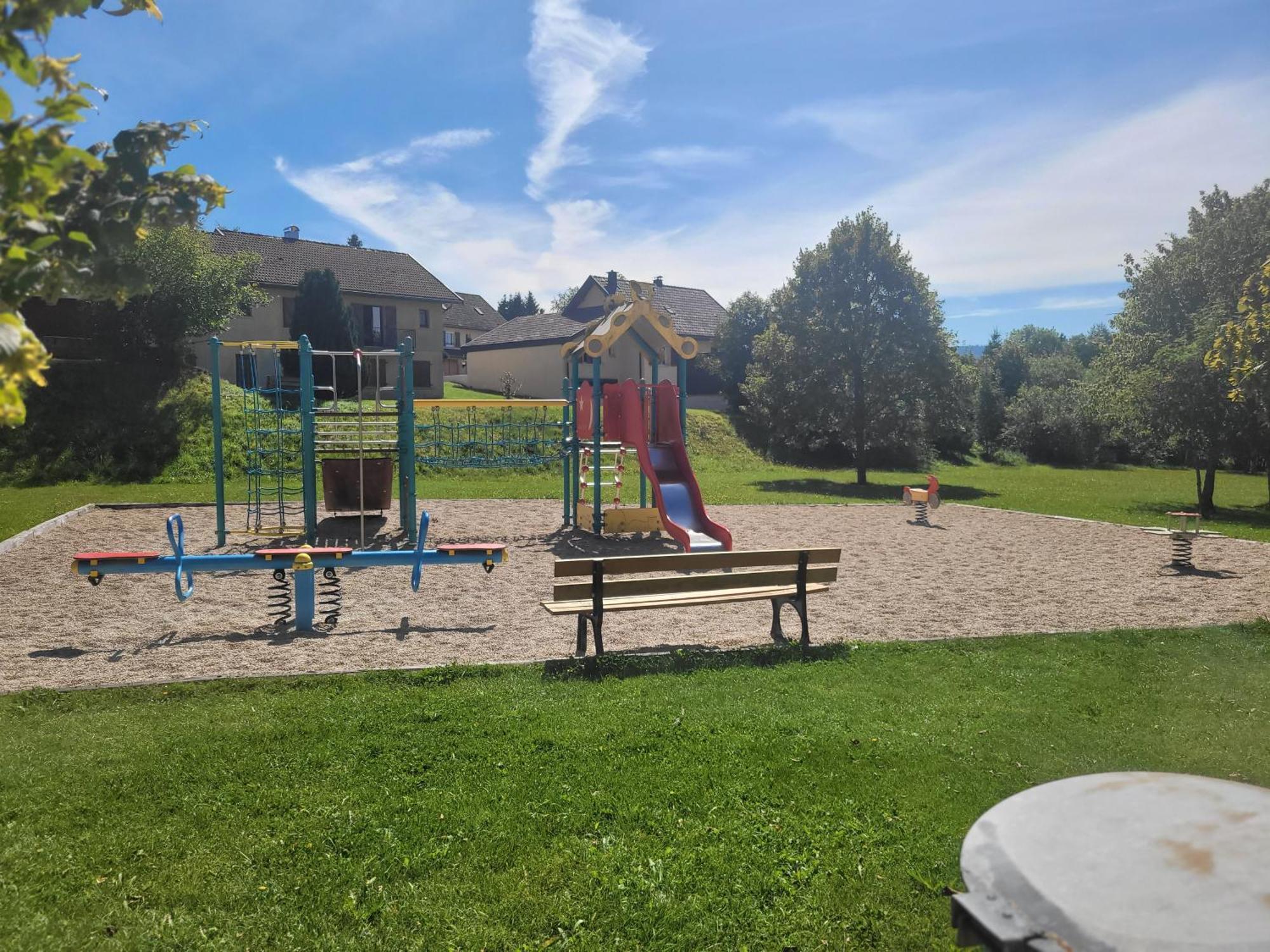 Appartement Le Flocon, Joli Petit Cocon 4 Pers En Rez De Jardin Draps Inclus Les Rousses Luaran gambar